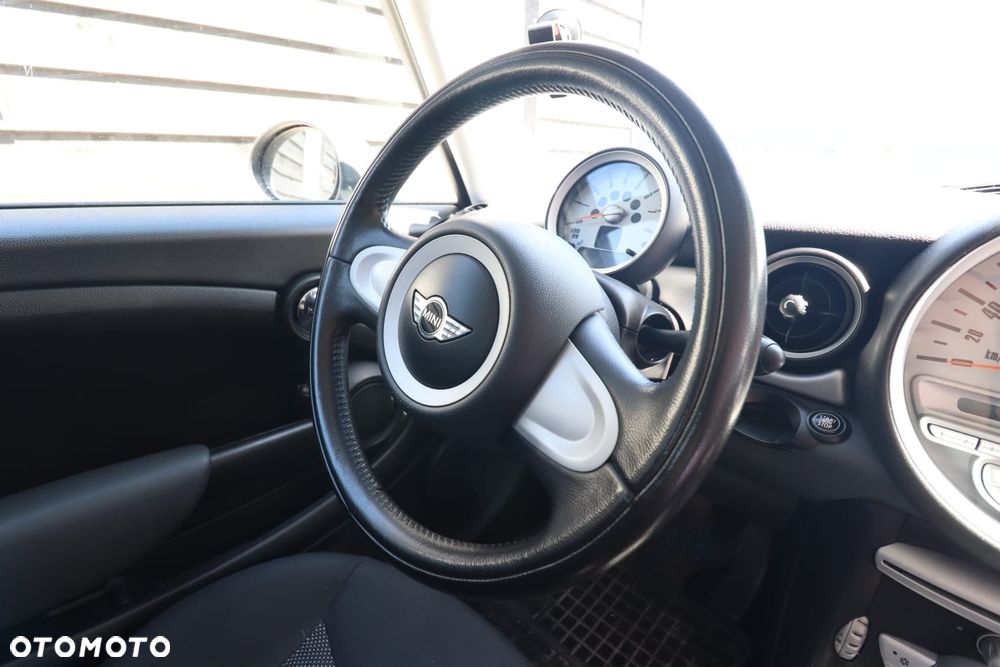 MINI Cooper Standard - 12