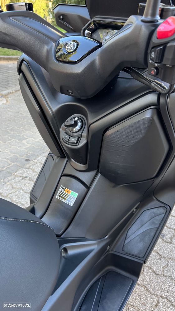 Yamaha X-Max - 8