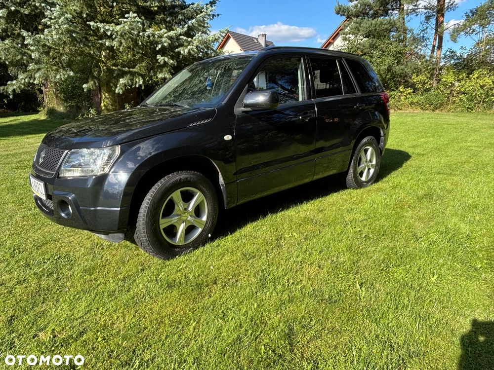 Suzuki Grand Vitara 2.0 Comfort Limited - 23