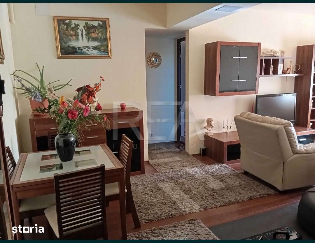 2 Camere Complex Jupiter | 65 mp | Parcare — fotografia 1