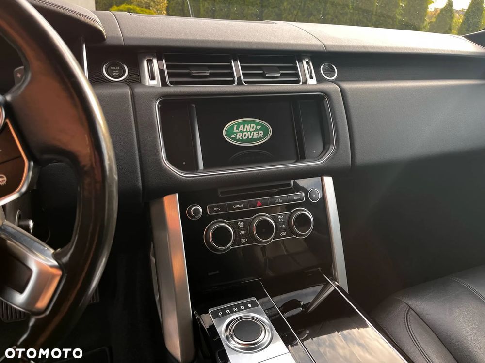 Land Rover Range Rover P400 Vogue - 11