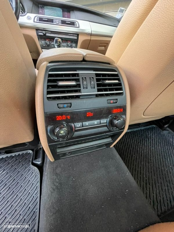 BMW 740 d Pack M - 11