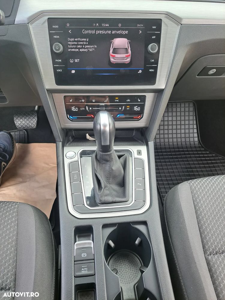 Volkswagen Passat Variant 2.0 TDI DSG Business - 17