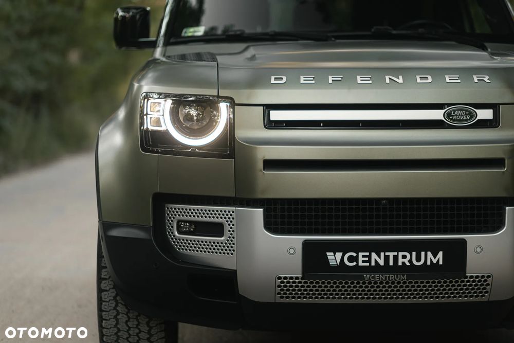 Land Rover Defender 3.0 D200 mHEV - 26