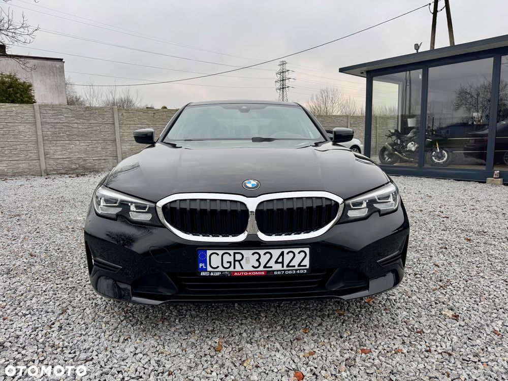 BMW Seria 3 320d M Sport - 8