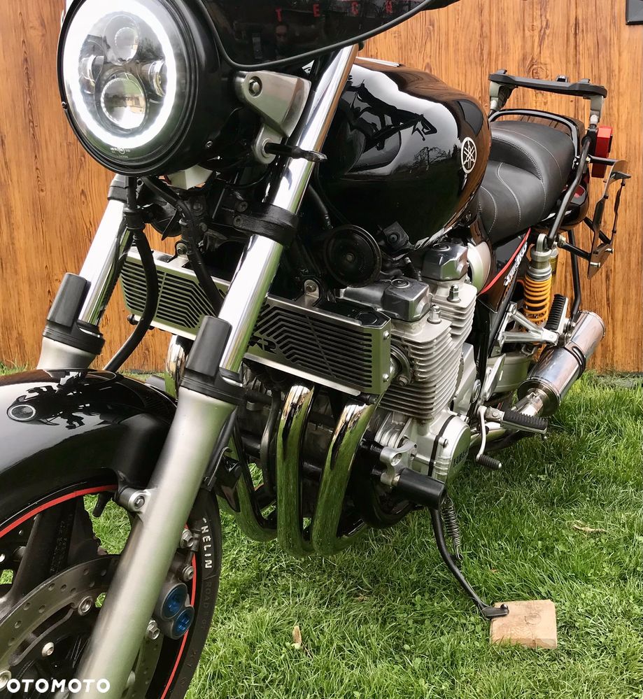 Yamaha XJR - 10