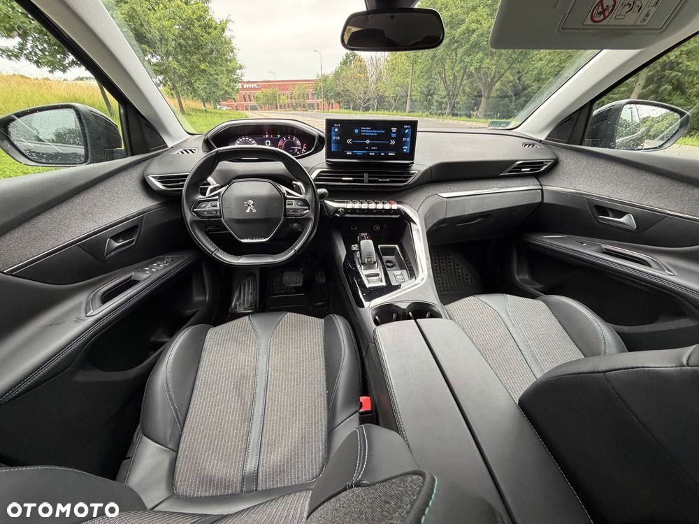 Peugeot 3008 1.2 PureTech Allure S&S EAT8 - 19