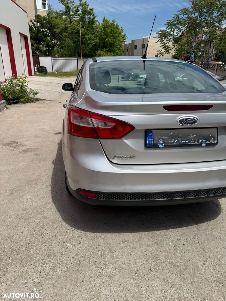 Ford Focus 1.6 TDCi DPF Titanium - 10
