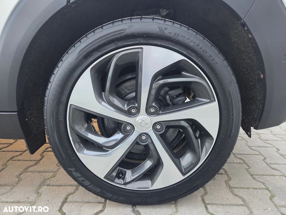 Hyundai Tucson 2.0 CRDI 4WD 6AT Luxury+ - 28