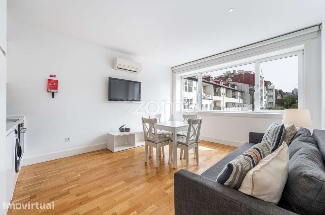 Apartamento T0 com Licença AL na Rua Santa Catarina, Porto - Grande imagem: 5/17