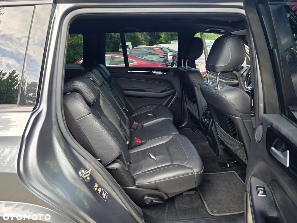Mercedes-Benz GLS - 22