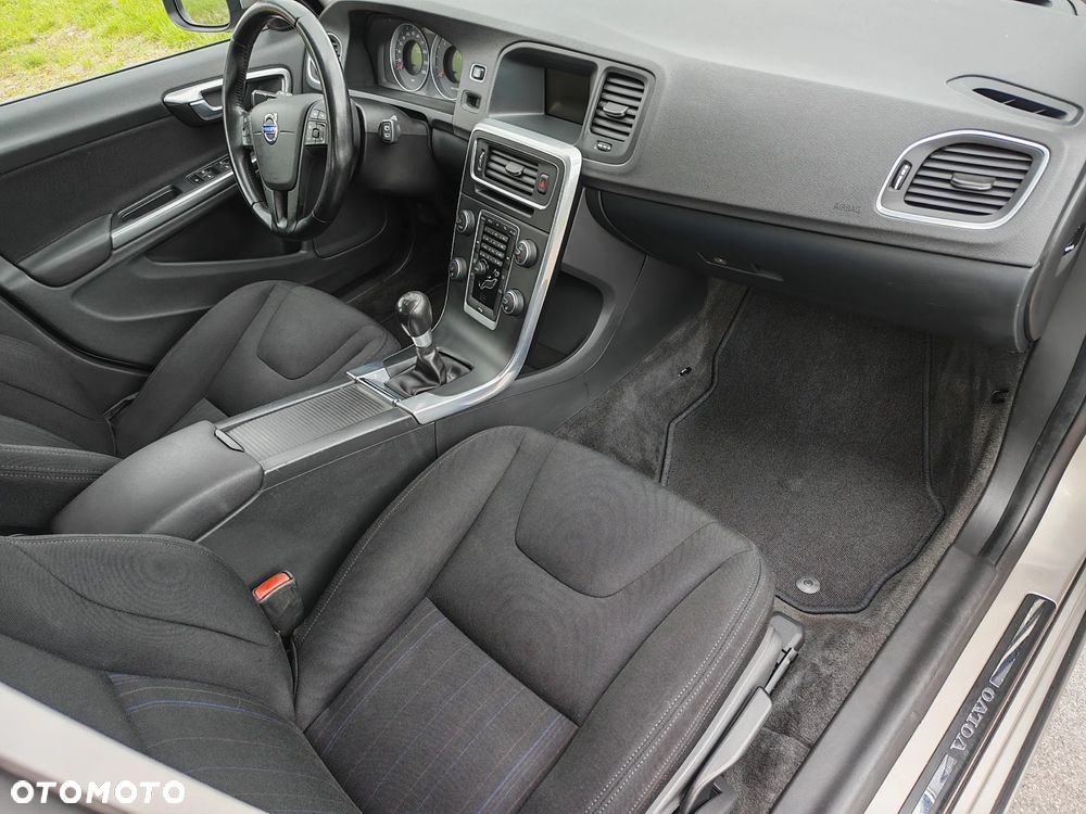 Volvo V60 DRIVe Kinetic - 33