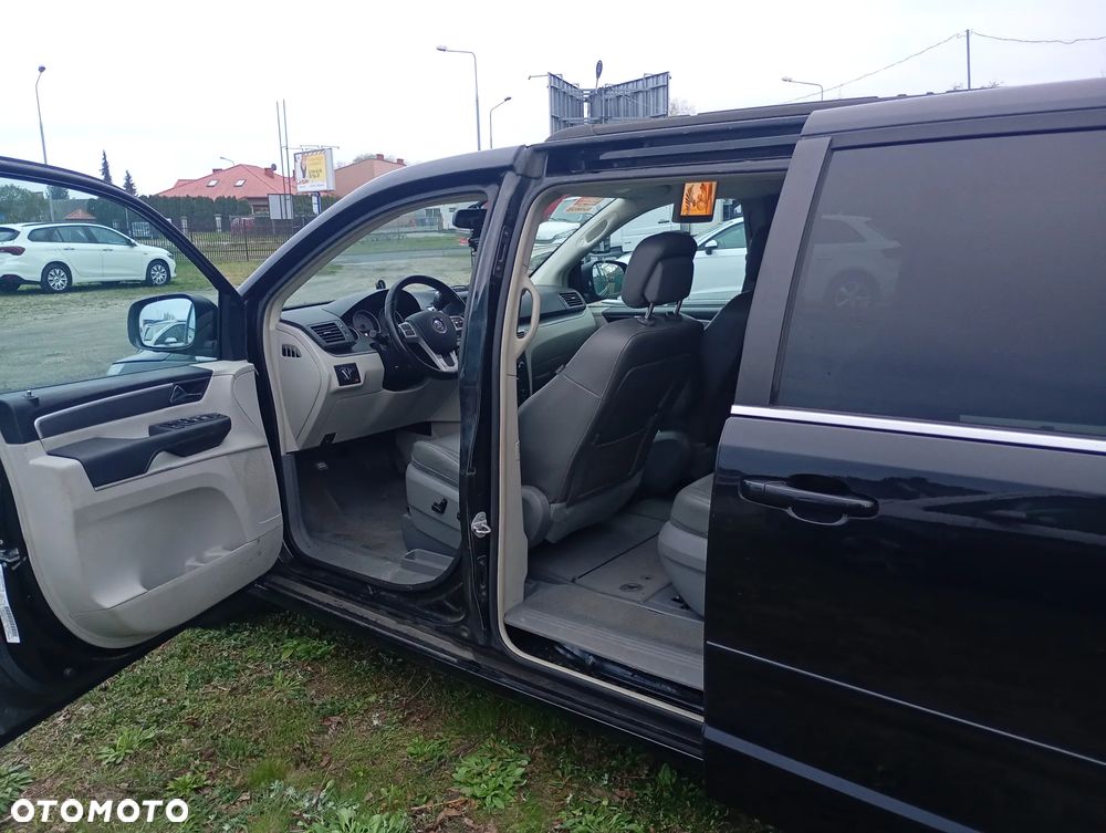 Volkswagen Routan - 8