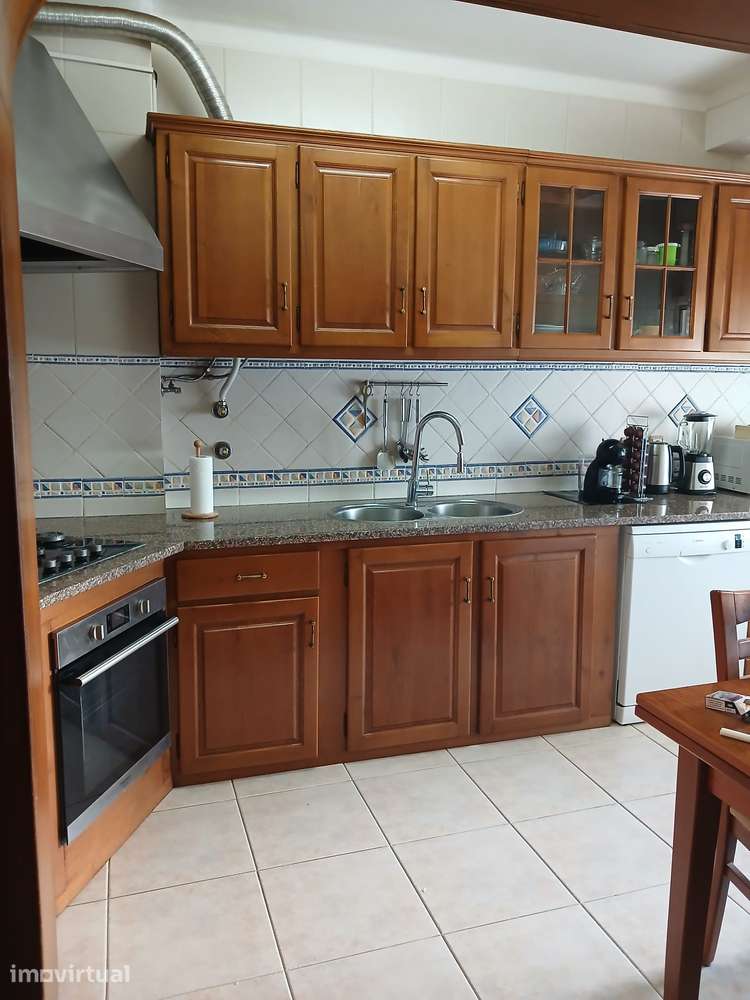 Para venda na Moita - Apartamento t3 transformado em t2, com 2 wc - Grande imagem: 4/16