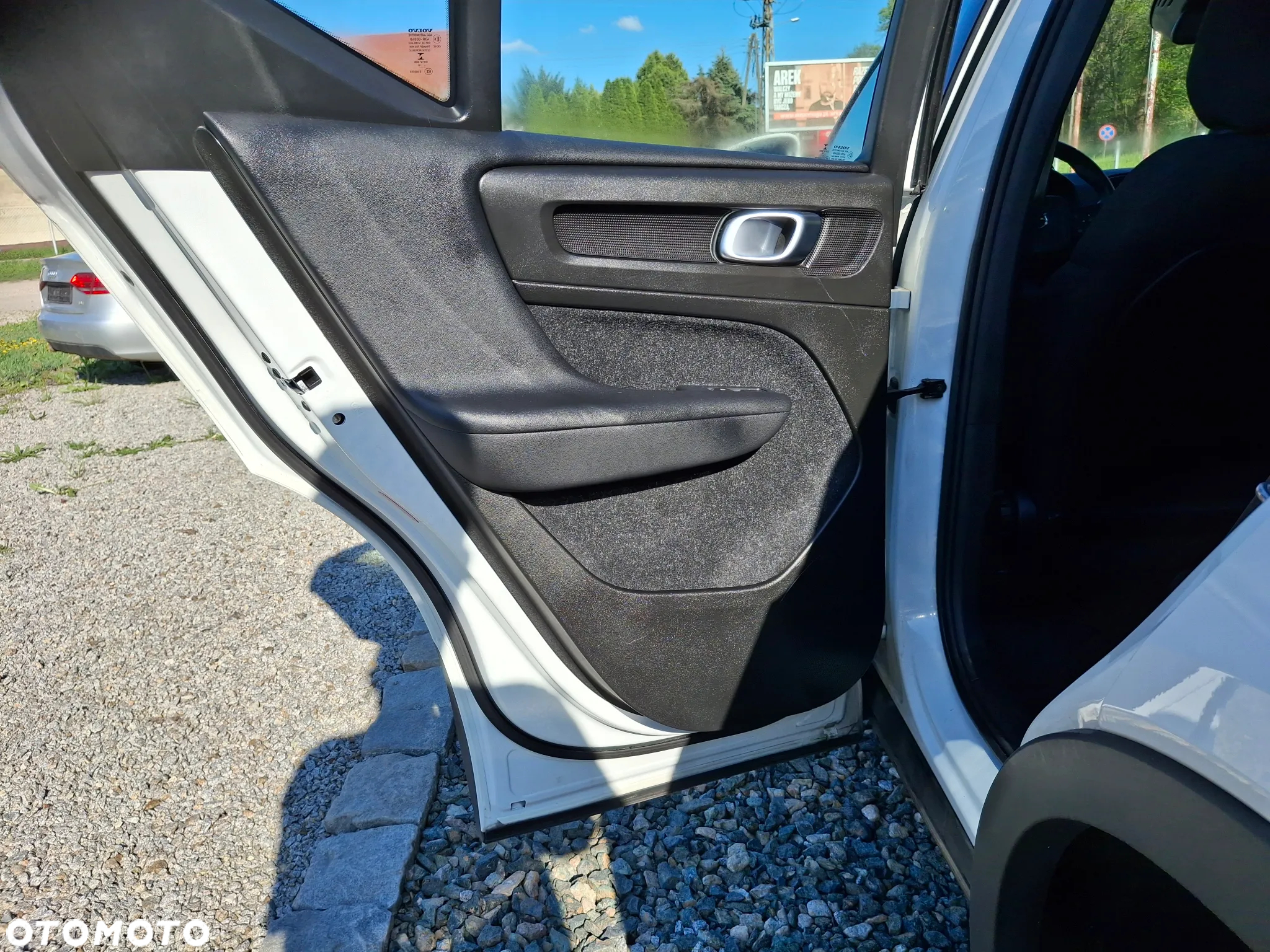 Volvo XC 40 D3 AWD Momentum Pro - 19