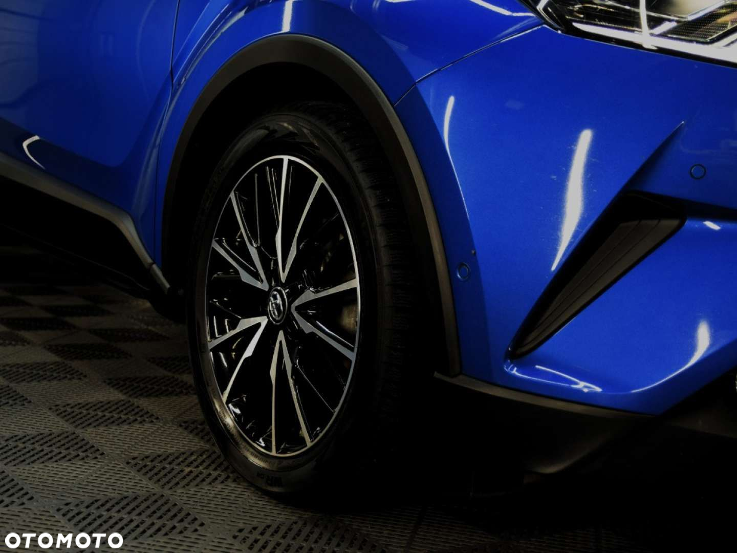 Toyota C-HR - 11