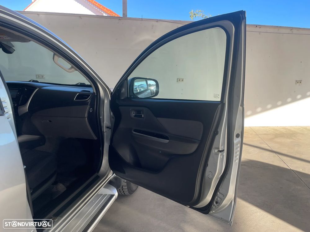 Mitsubishi L200 2.4 DI-D 4X4 - 20