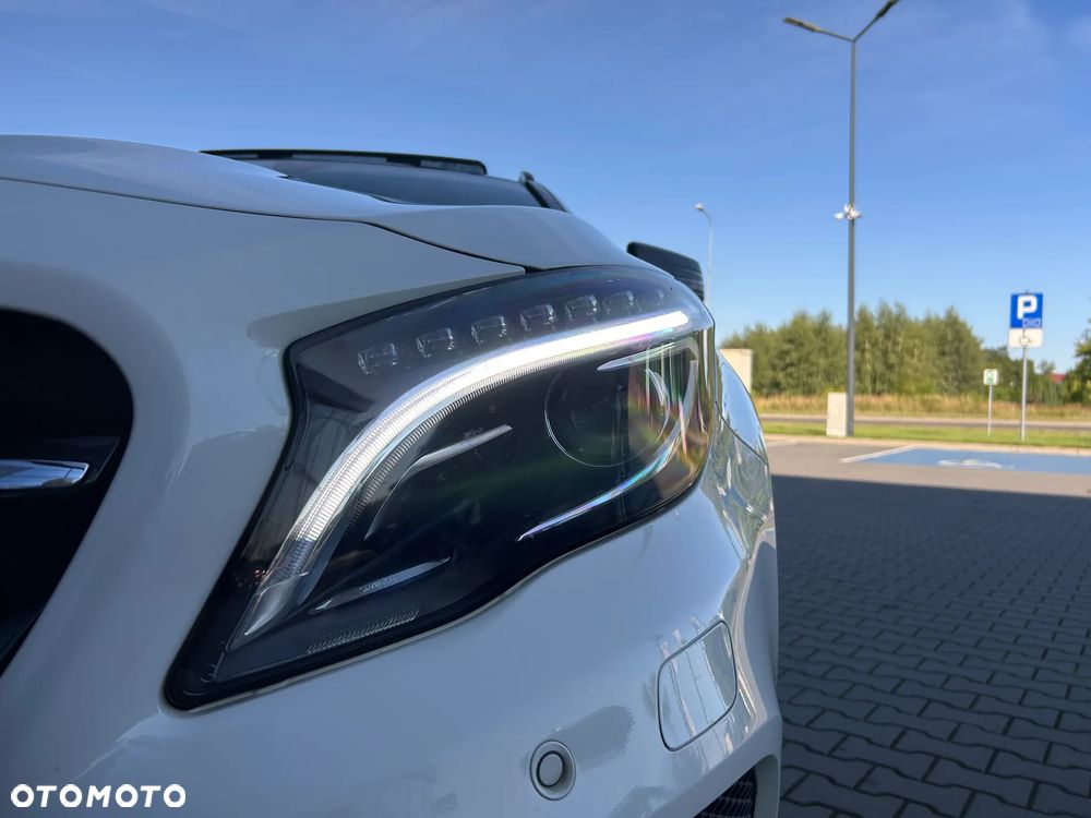 Mercedes-Benz GLA - 12