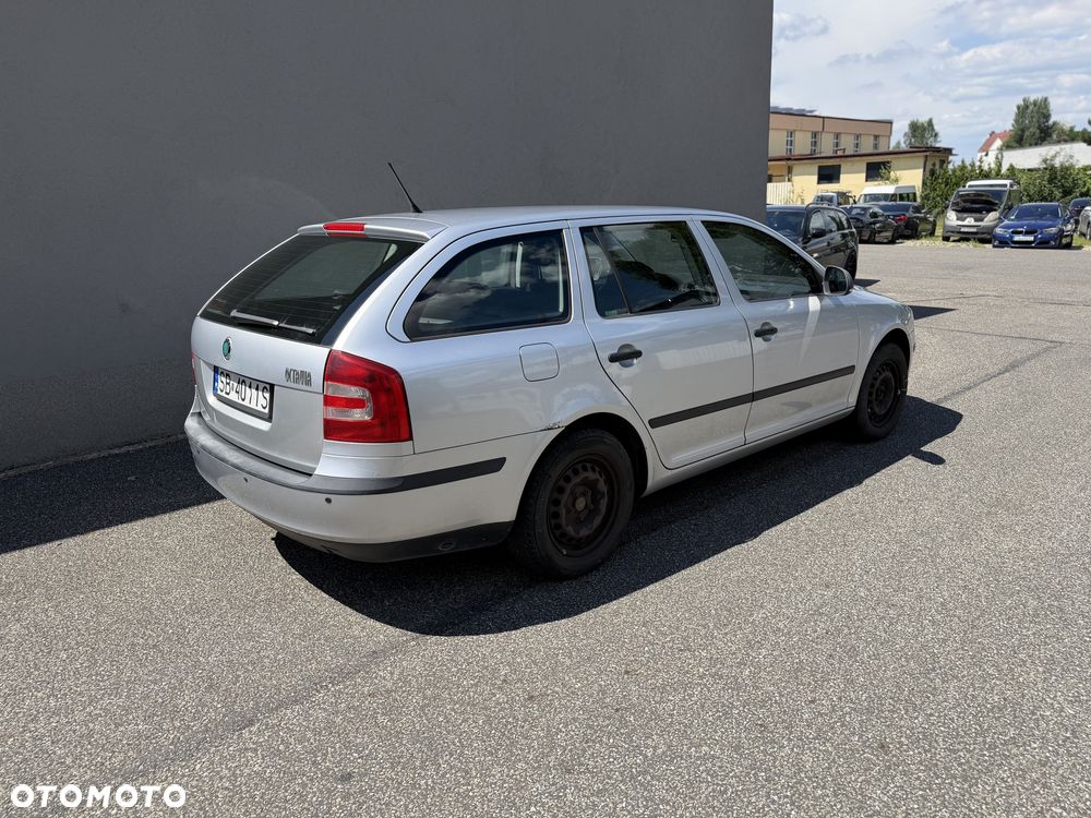 Skoda Octavia 1.6 Tour Classic - 2