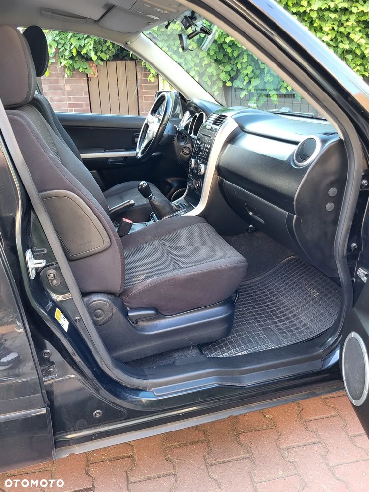 Suzuki Grand Vitara 2.4 Premium - 17