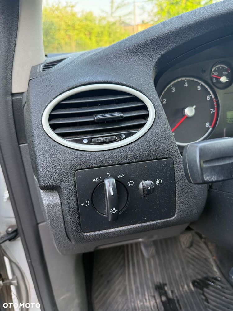 Ford Focus 1.4 Ambiente - 14