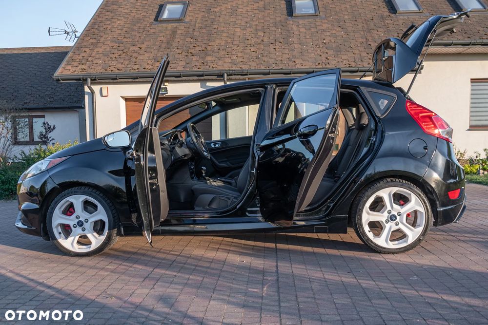 Ford Fiesta 1.6 EcoBoost ST - 13