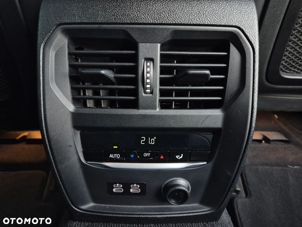 BMW Seria 3 330i Sport Line - 13