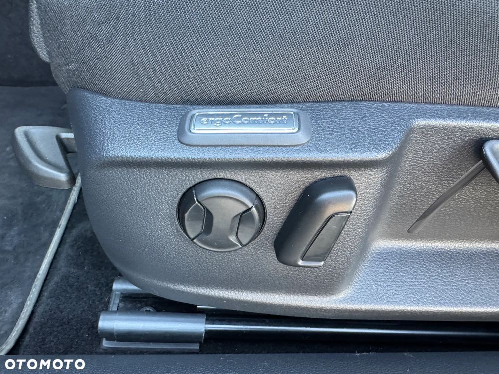 Volkswagen Passat 2.0 TSI Business DSG - 11
