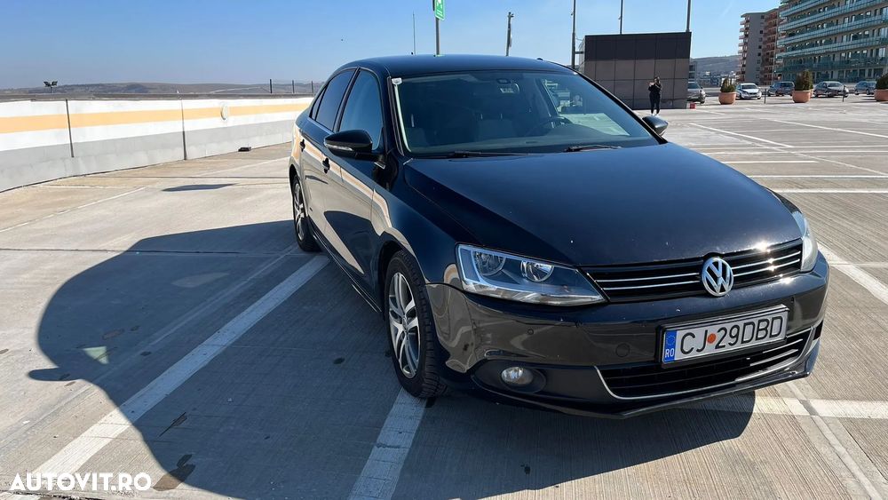 Volkswagen Jetta 1.6 TDI CR DPF DSG Comfortline - 4