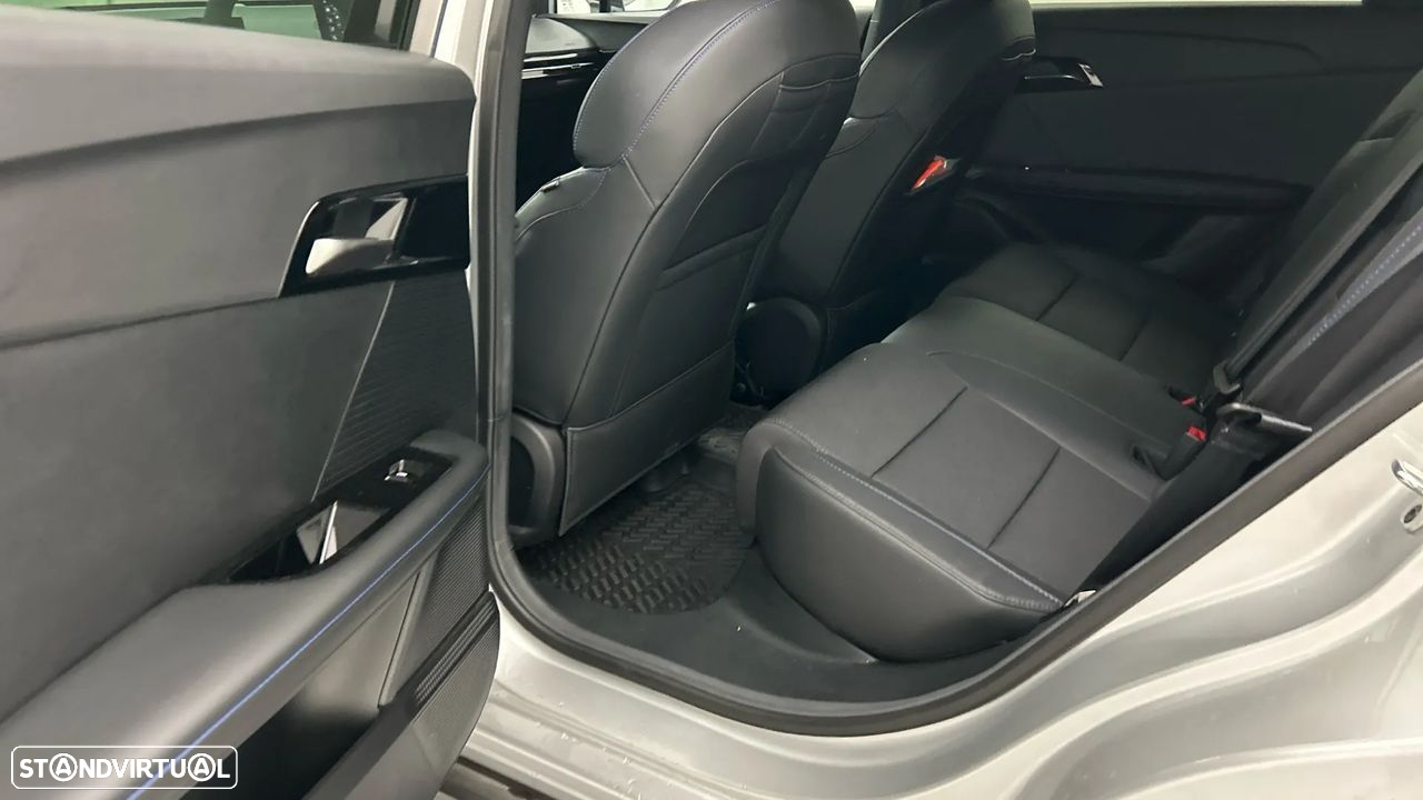 MG MG4 64 kWh Luxury - 5