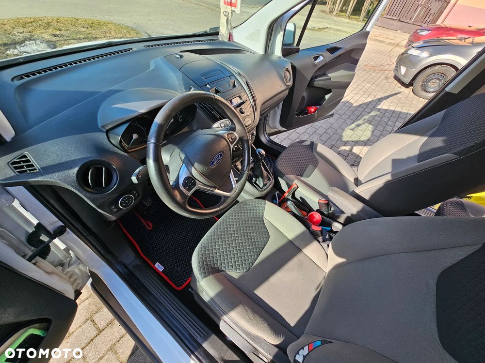 Ford Tourneo Courier - 12