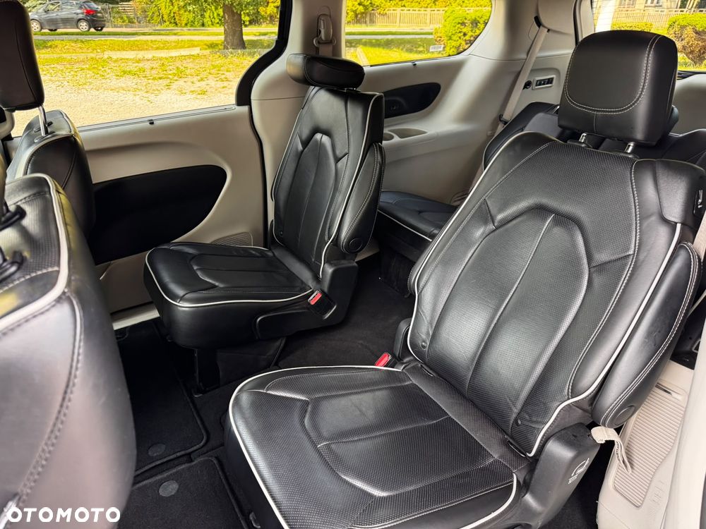 Chrysler Pacifica - 14