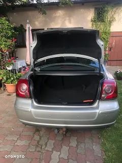 Toyota Avensis 2.2 D-4D Sol - 4