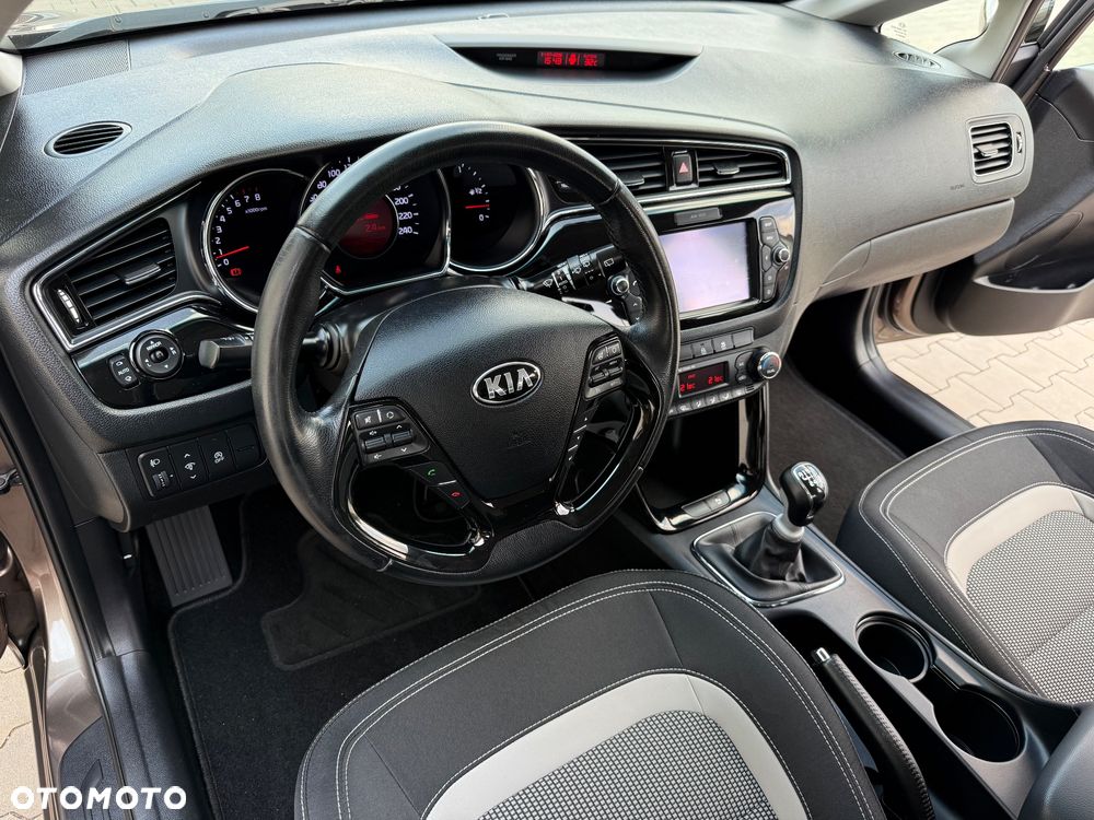 Kia Ceed 1.6 GDI Platinum Edition - 21
