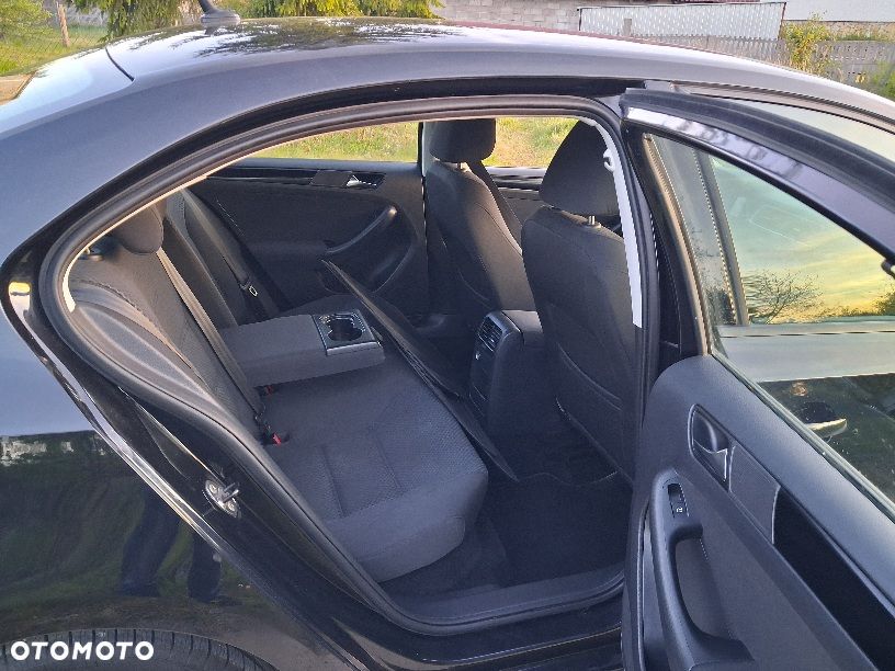 Volkswagen Jetta 1.2 TSI BlueMotion Technology Life - 16