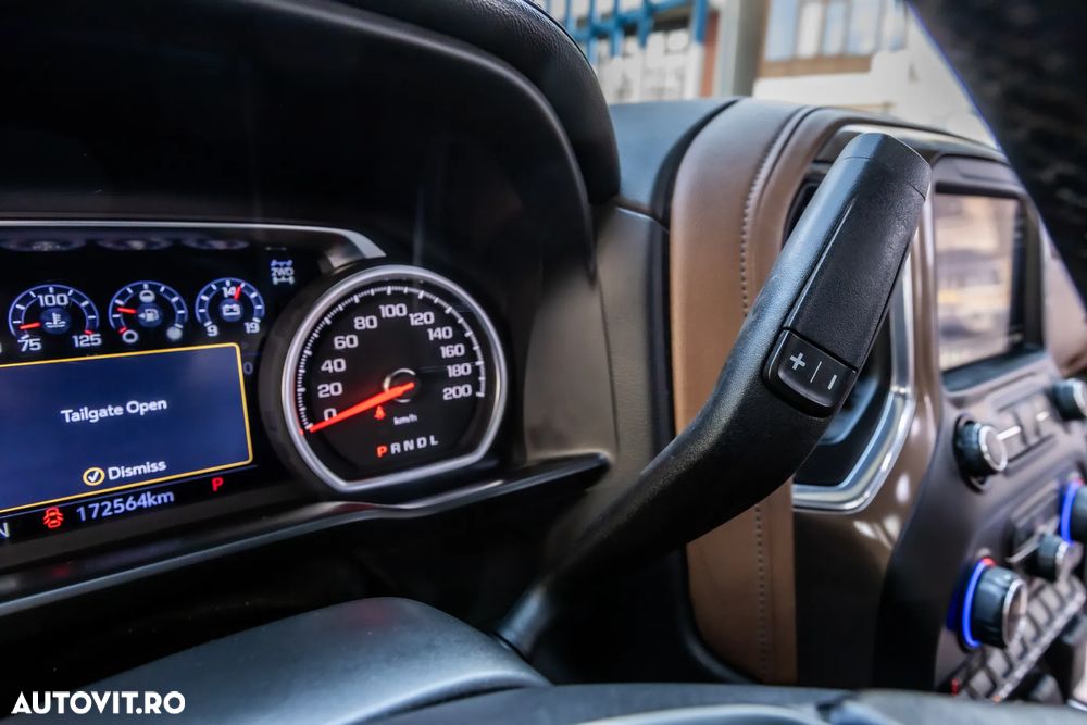 Chevrolet Silverado - 28