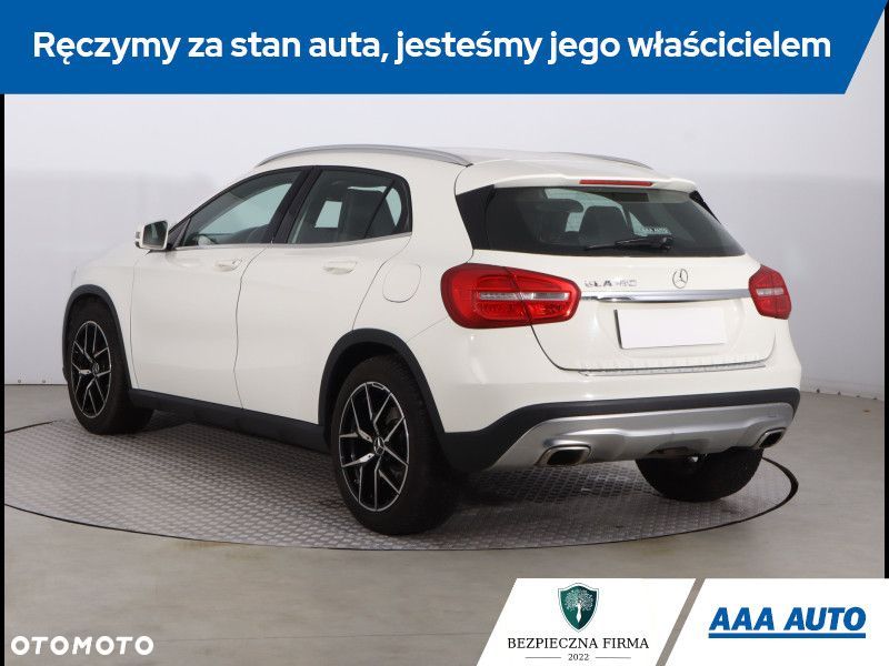 Mercedes-Benz GLA - 5