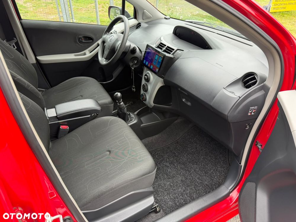 Toyota Yaris - 11