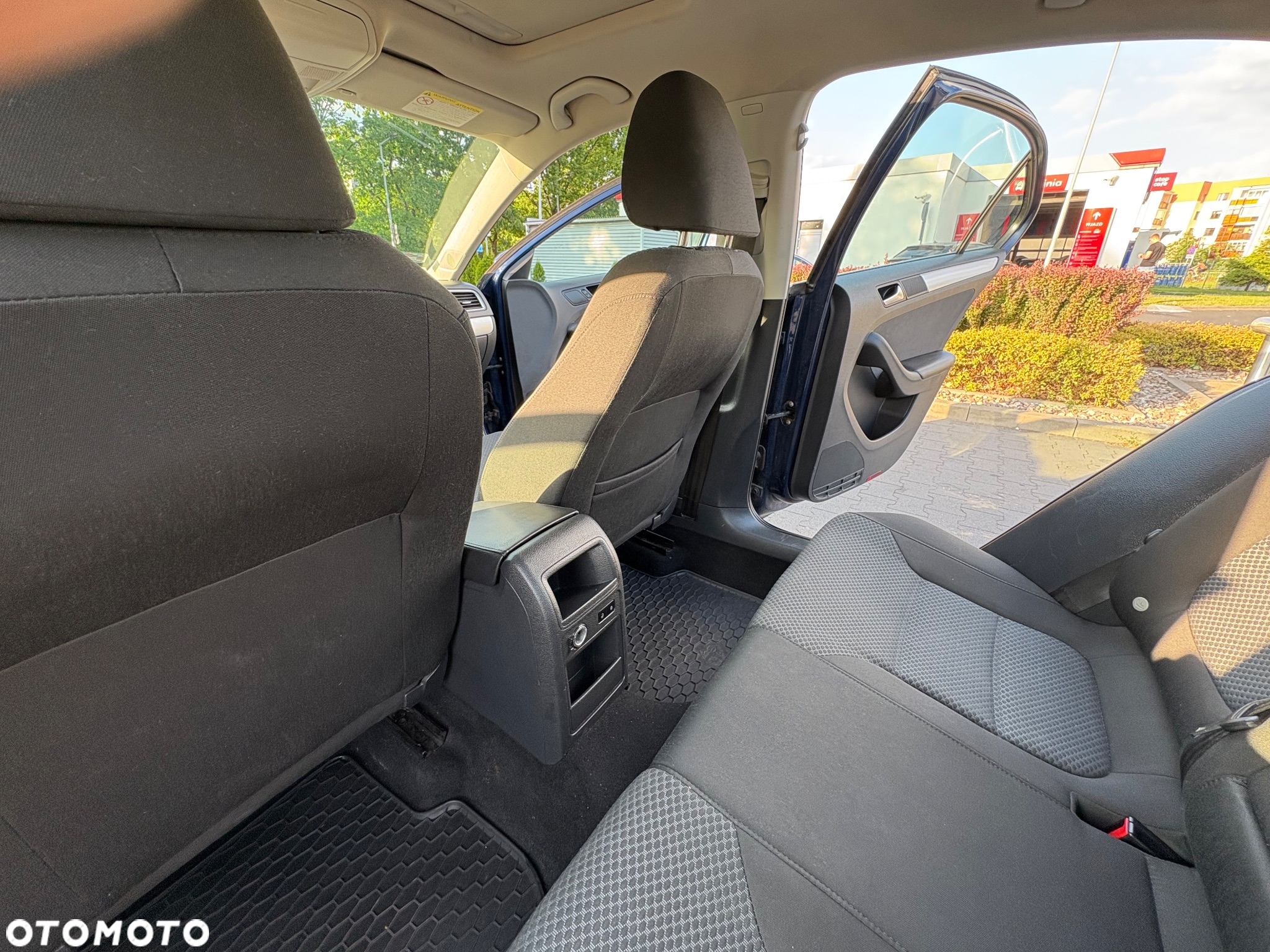Volkswagen Jetta 1.8T SE - 15