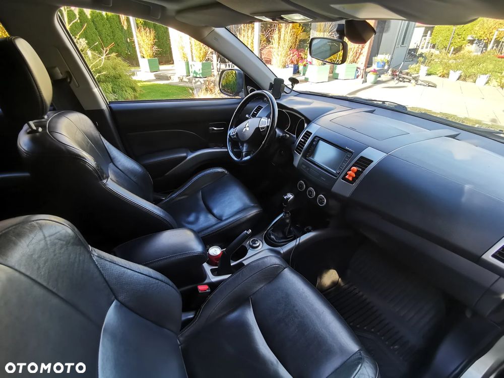 Mitsubishi Outlander 2.2 DI-D 4WD Intense - 4