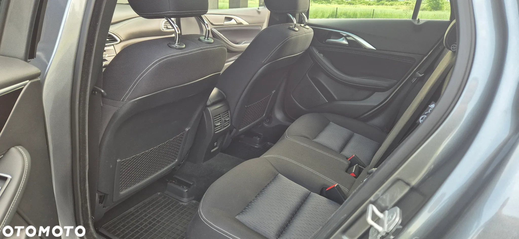 Infiniti QX30 2.2d Luxe AWD 7DCT - 28