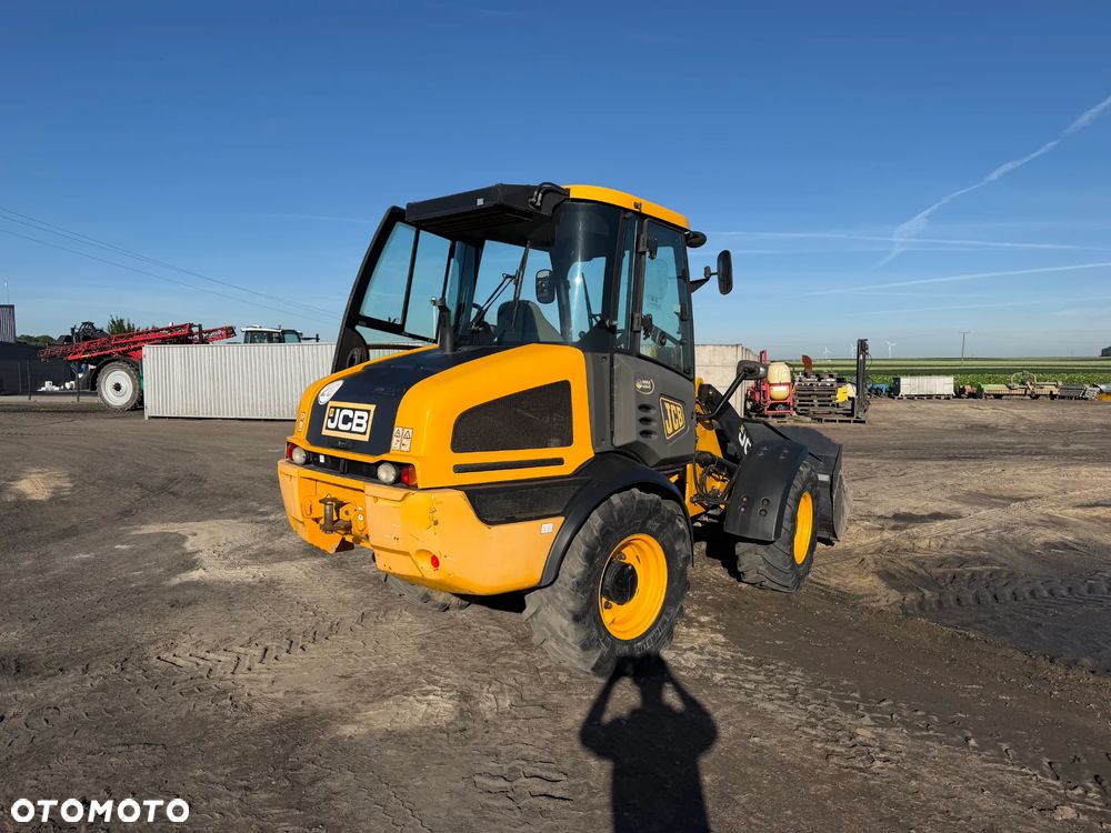 JCB 409 - 5