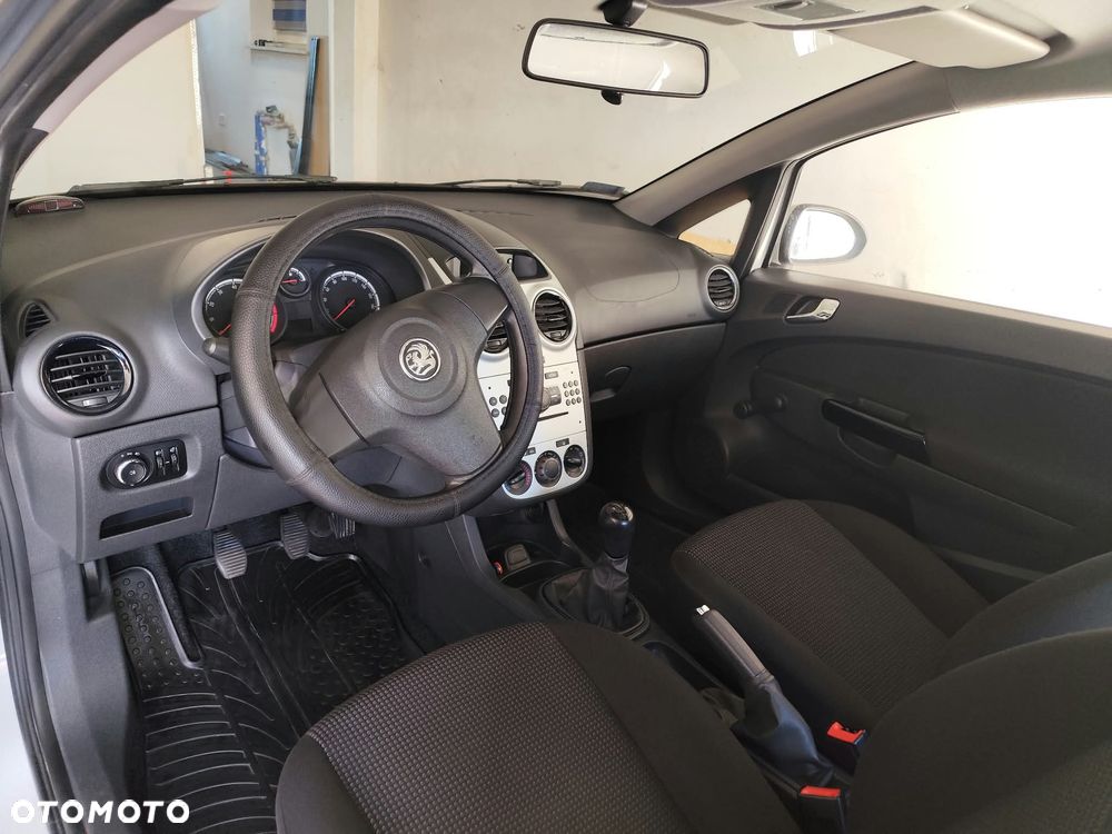 Opel Corsa - 4