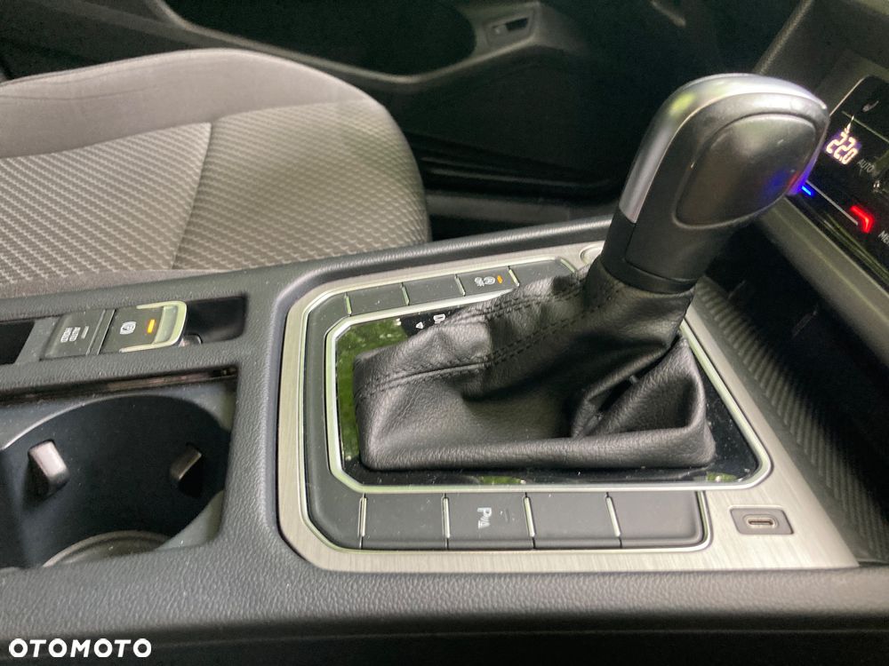 Volkswagen Passat 2.0 TDI EVO Essence DSG - 15