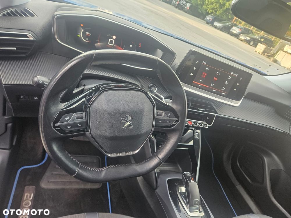 Peugeot 2008 - 8