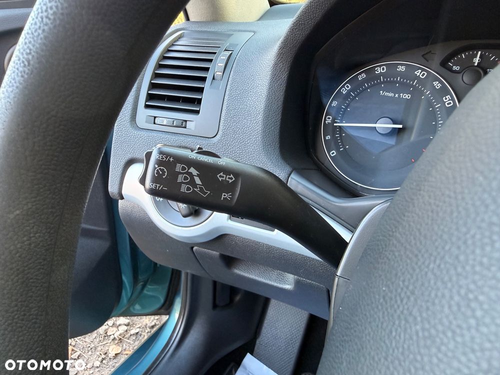 Skoda Octavia 1.6 Ambiente - 17