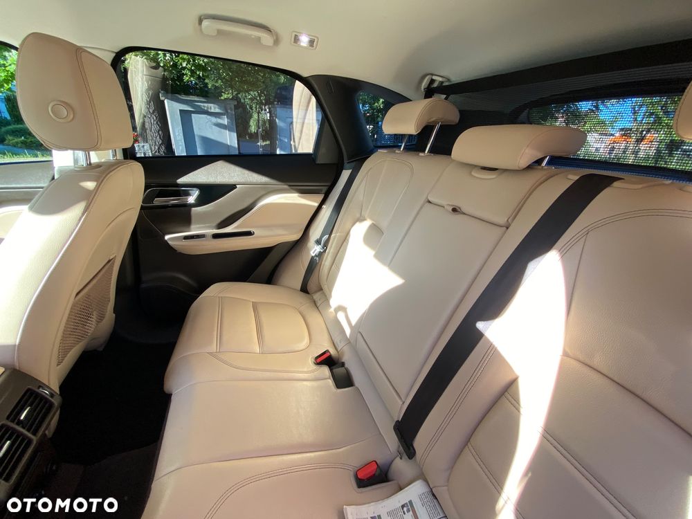 Jaguar F-Pace 2.0 i4D AWD Prestige - 8