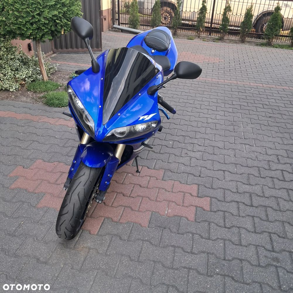 Yamaha R1 - 1