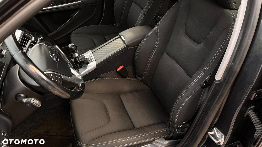 Volvo V60 D2 Base - 16