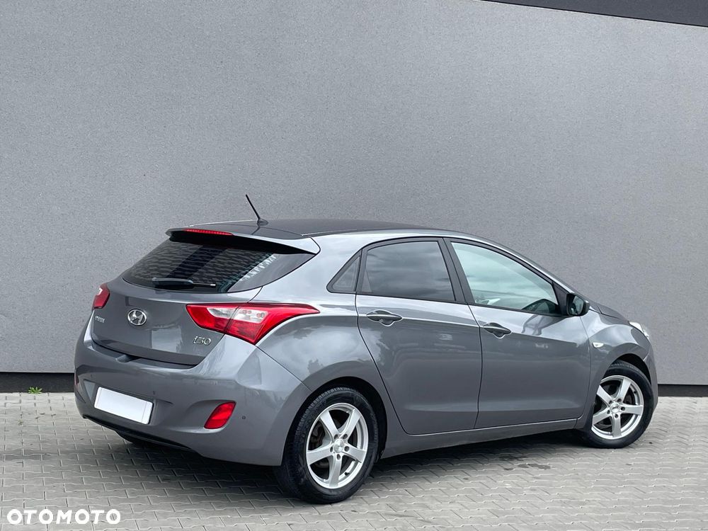 Hyundai i30 i30cw 1.4 UEFA EURO 2012 Edition - 10